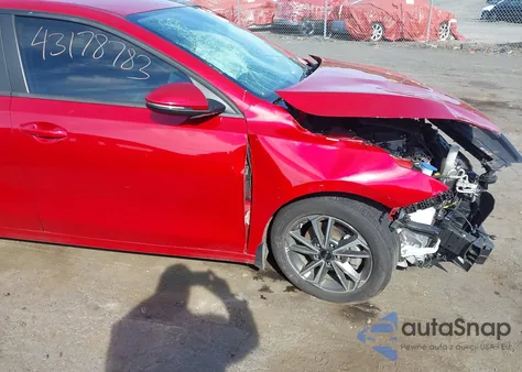 2024 Kia Forte Lxs z USA, uszkodzony, nr VIN 3KPF24AD5RE777470